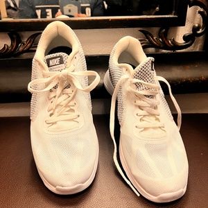 Nike Revolution 3 Men's Size 9 Running Sneakers